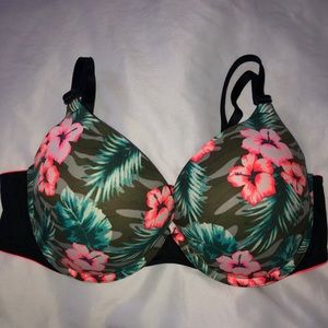 PINK Victoria’s Secret Wear Everywhere Push-Up Bra